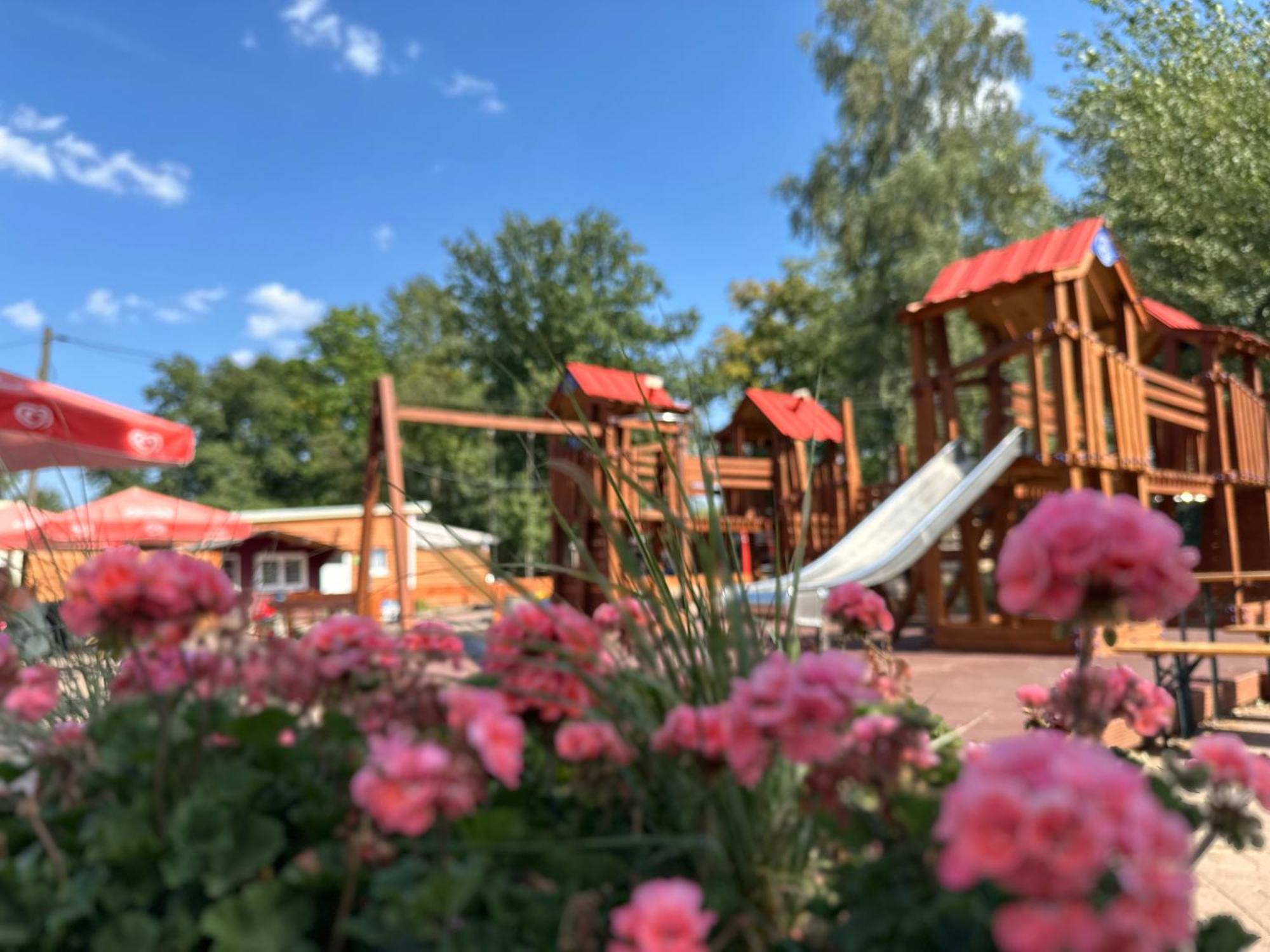Ferien-& Erlebnispark Ploetzky Schönebeck Extérieur photo